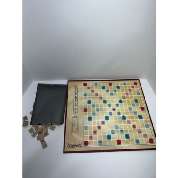 1999 Vintage Hasbro Scrabble Game - Includes 100 Letter Tiles And Instructions - Picture 3 of 3